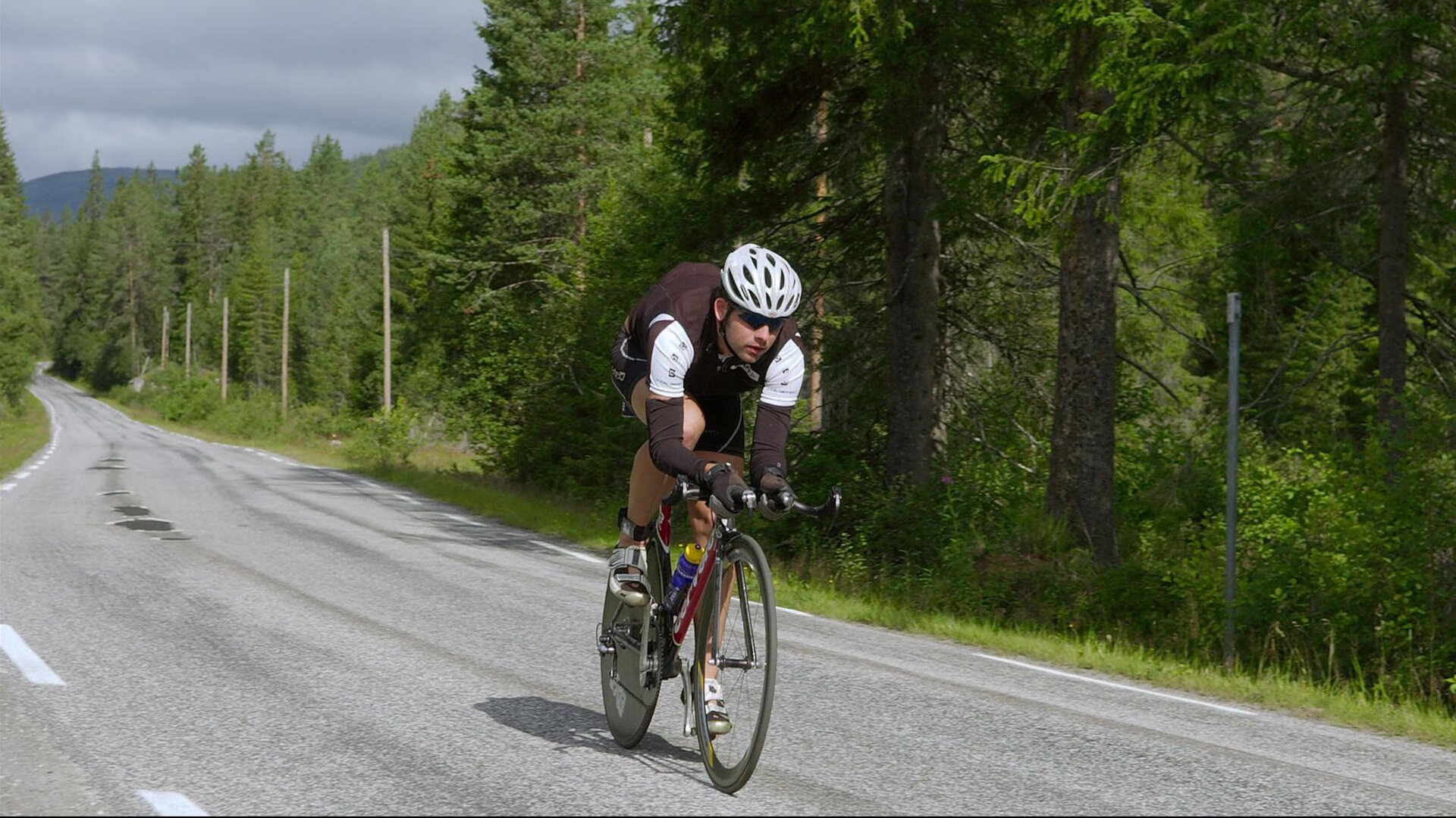 阿诺德的安菲尔德90分钟：进球不庆祝藏深情，皇马绝杀助他完成职业救赎